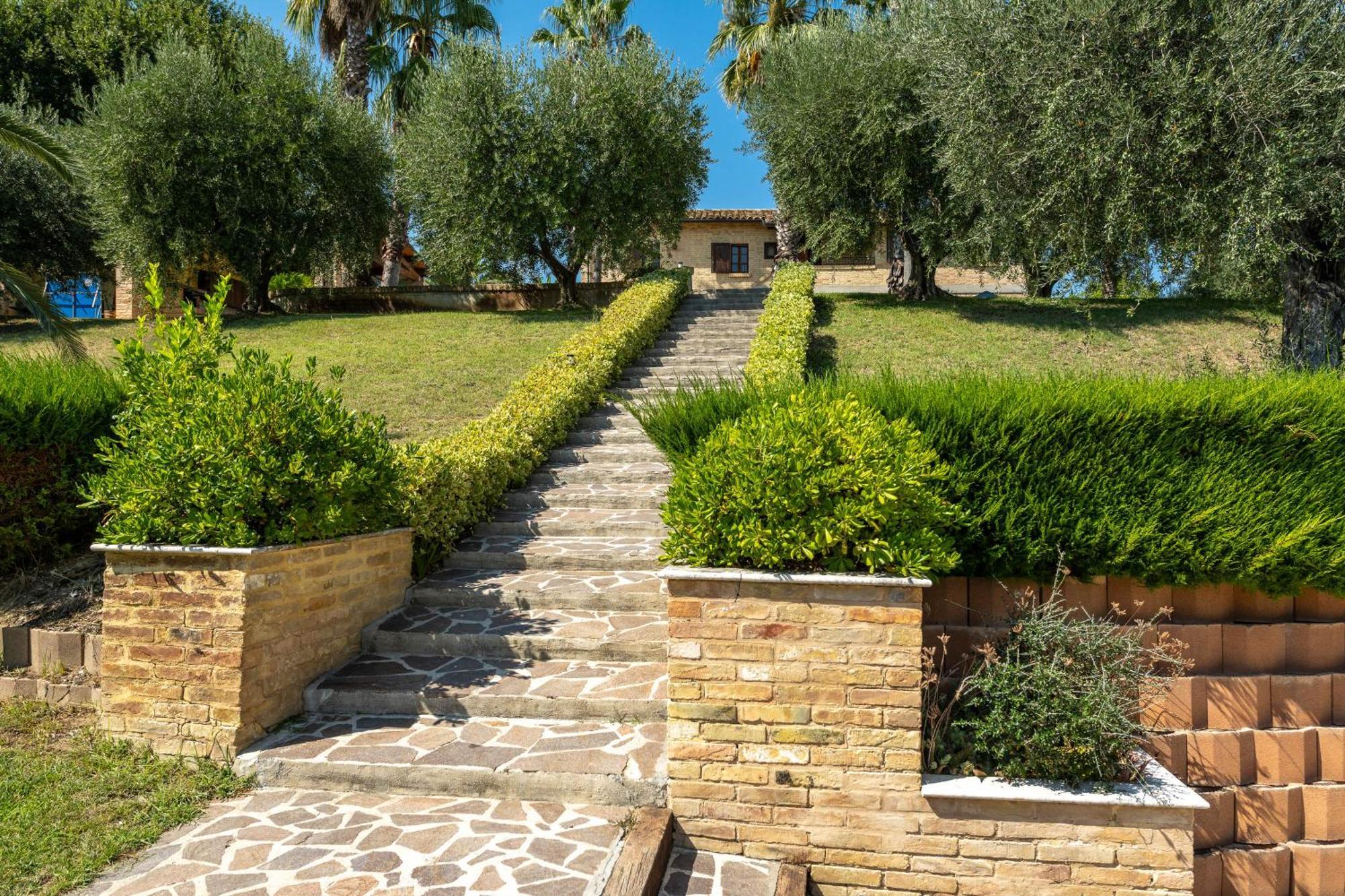 Villa Iulia - Vibra Controguerra Exterior photo