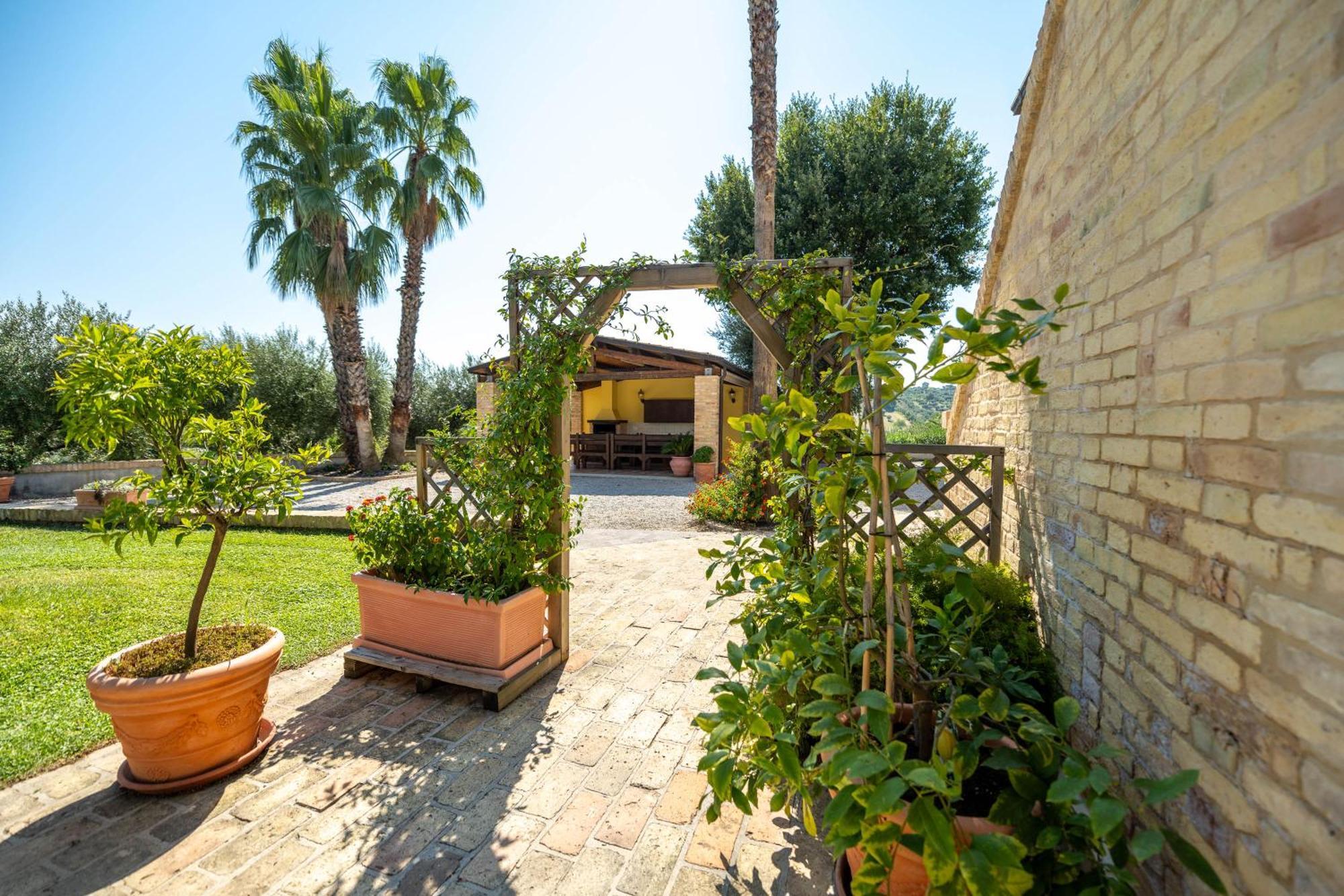 Villa Iulia - Vibra Controguerra Exterior photo